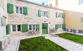 10 Heritage Rooms